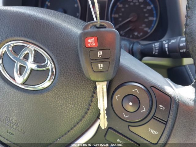 2T3WFREV3JW483398 Toyota Rav4 Xle