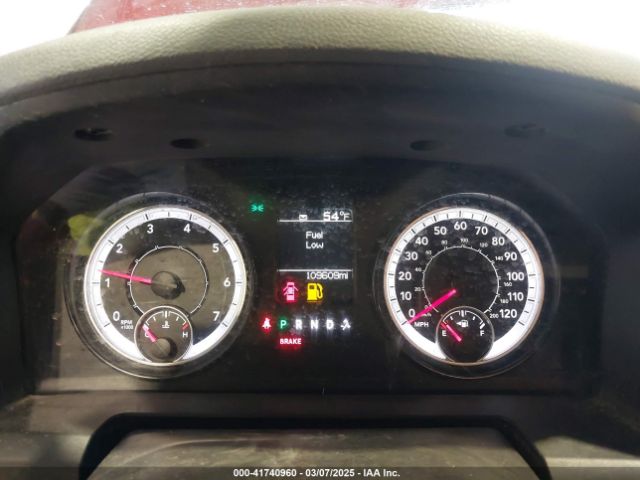 3C6RR7KT1HG582766 RAM 1500 Express  4x4 5'7 Box
