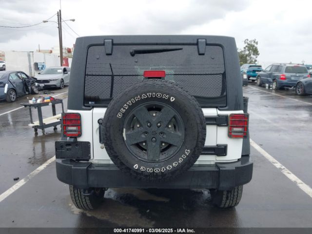 1C4BJWDG7HL570359 Jeep Wrangler Unlimited Sport