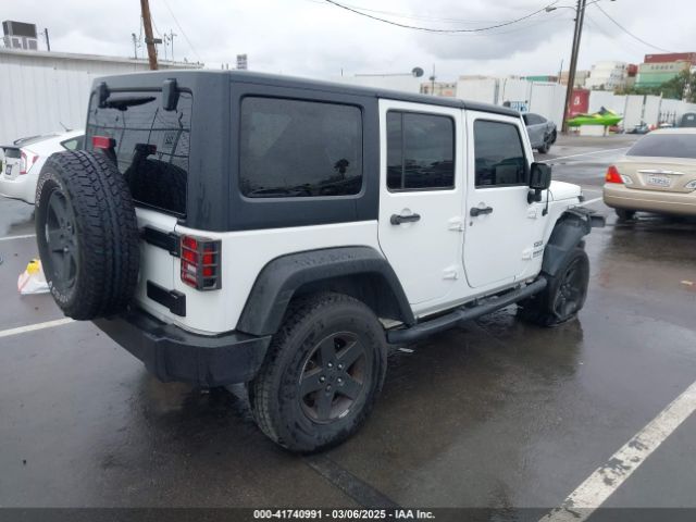 1C4BJWDG7HL570359 Jeep Wrangler Unlimited Sport