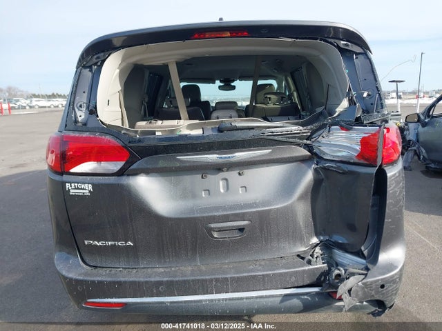 Продажа на аукционе авто 2017 Chrysler Pacifica Touring-l, vin: 2C4RC1BG8HR578041, номер лота: 41741018