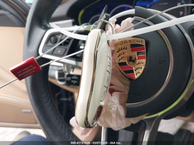 WP0AA2A76KL100288 Porsche PANAMERA 4