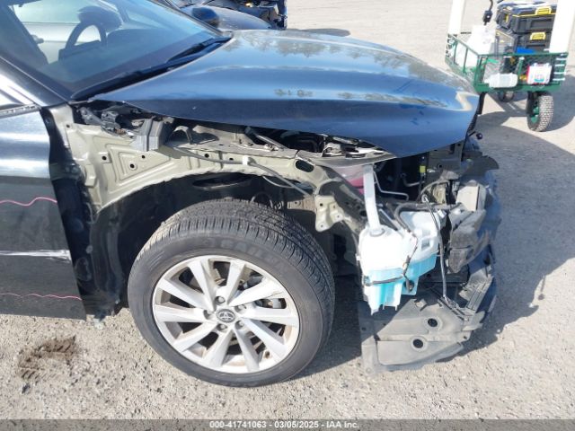 4T1C11AK7NU695976 Toyota CAMRY LE