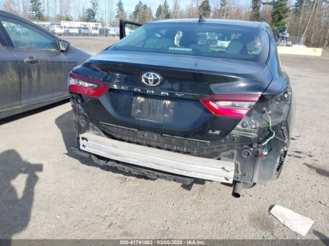 4T1C11AK7NU695976 Toyota CAMRY LE