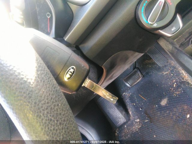 3KPA24AB5JE078420 KIA RIO S