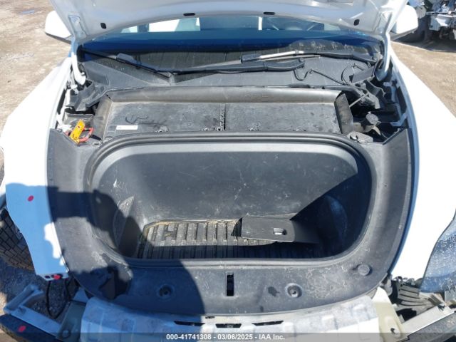 7SAYGDEF2NF372096 Tesla Model Y Performance Dual Motor All-wheel Drive
