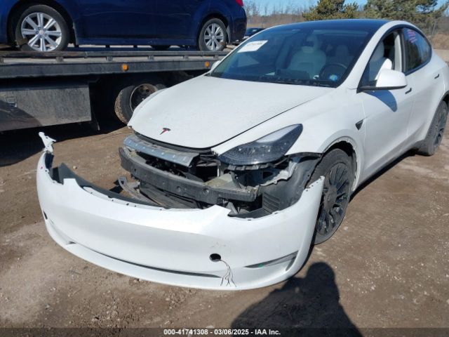 7SAYGDEF2NF372096 Tesla Model Y Performance Dual Motor All-wheel Drive