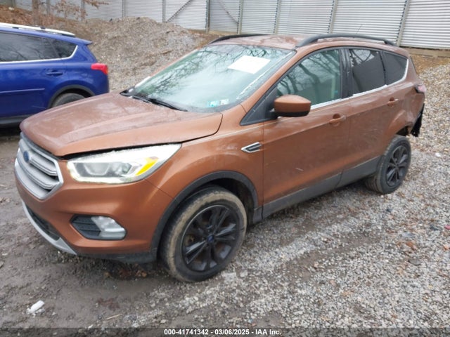 Ford ESCAPE SE 2017 1FMCU9G96HUC12475 Image 2