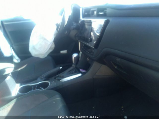 2T1BURHE6KC201881 Toyota COROLLA LE
