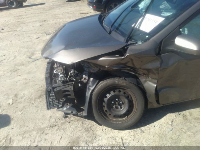 2T1BURHE6KC201881 Toyota COROLLA LE