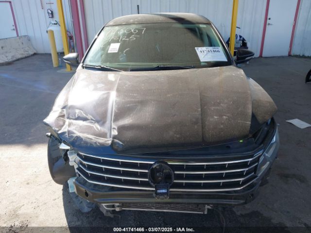 1VWAT7A34HC006548 Volkswagen Passat 1.8t S