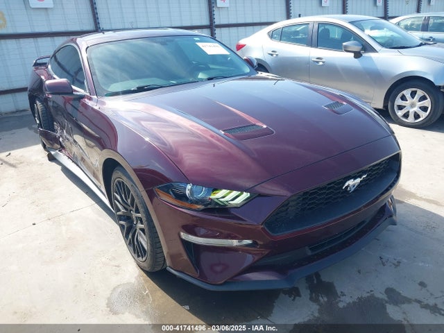 Ford 2.3l 4v premium fuel 2018 1FA6P8TH3J5132136 Image 1