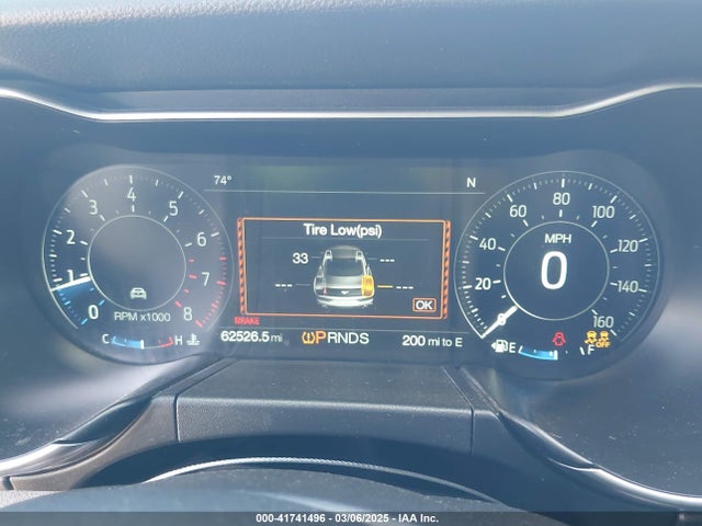 Ford 2.3l 4v premium fuel 2018 1FA6P8TH3J5132136 Image 7