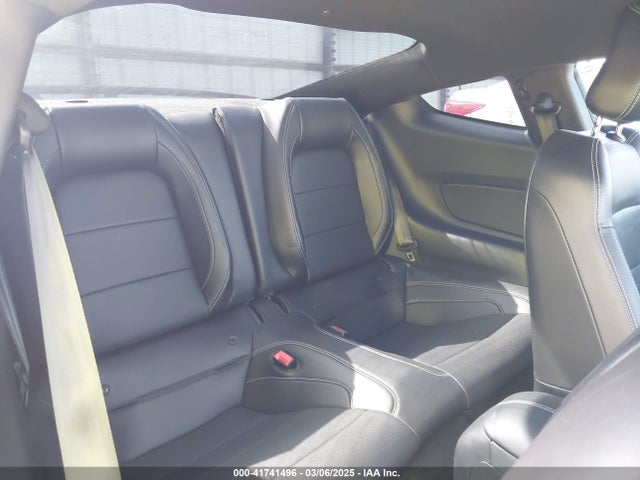 Ford 2.3l 4v premium fuel 2018 1FA6P8TH3J5132136 Image 8