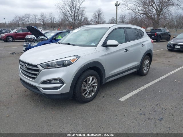 Hyundai TUCSON SE 2017 KM8J3CA44HU585714 Image 2