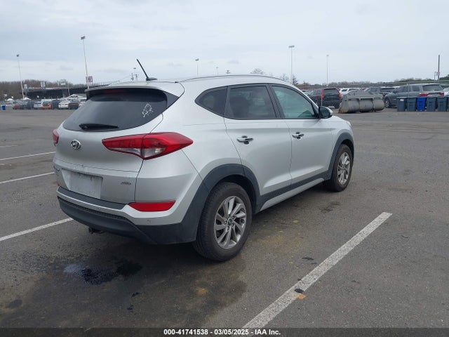 Hyundai TUCSON SE 2017 KM8J3CA44HU585714 Image 4