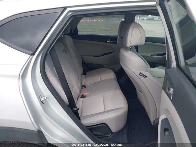 Hyundai TUCSON SE 2017 KM8J3CA44HU585714 Image 8