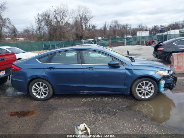 3FA6P0HD5KR102402 Ford FUSION SE
