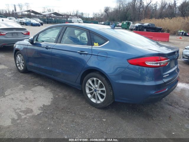 3FA6P0HD5KR102402 Ford FUSION SE