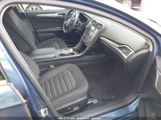 3FA6P0HD5KR102402 Ford FUSION SE