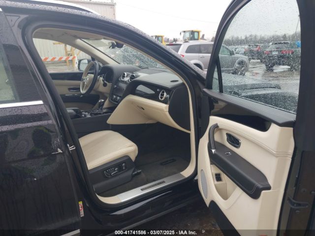 2019 BENTLEY BENTAYGA SJAAM2ZVXKC025218 Photo 4