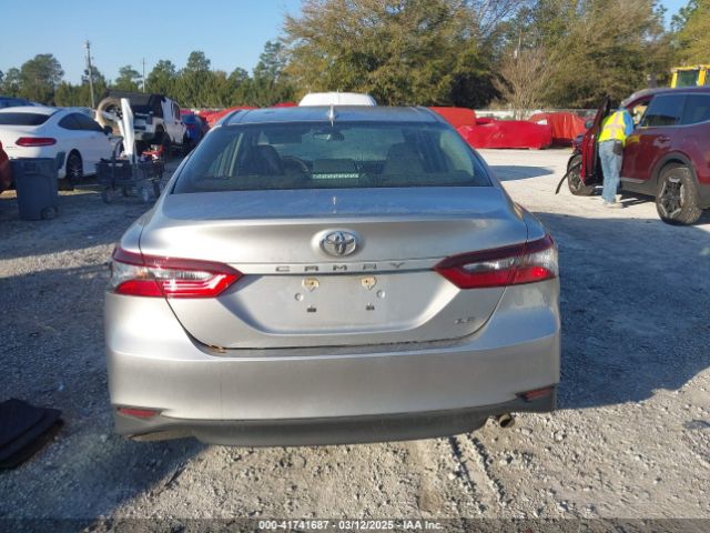 4T1C11AK5NU678075 Toyota CAMRY LE