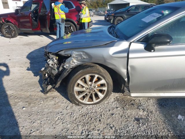 4T1C11AK5NU678075 Toyota CAMRY LE