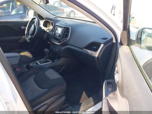 1C4PJLCX9JD523890 Jeep Cherokee Latitude Fwd