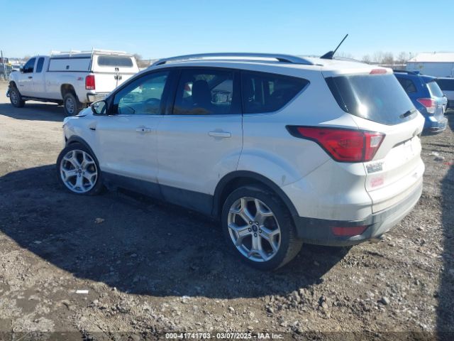 1FMCU9J94KUC29694 Ford Escape Titanium