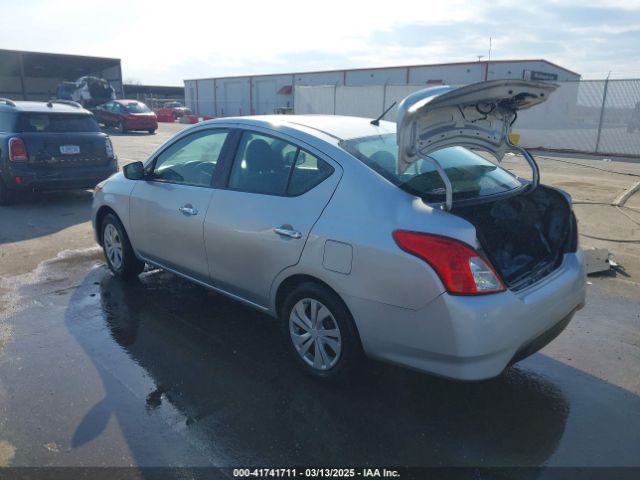 2017 NISSAN VERSA 3N1CN7AP3HK427702 Photo 2