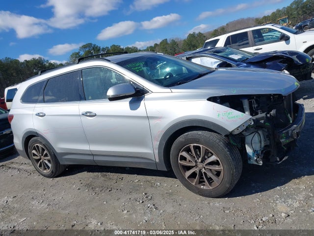 KM8SN4HF6HU197153 Hyundai Santa Fe Se