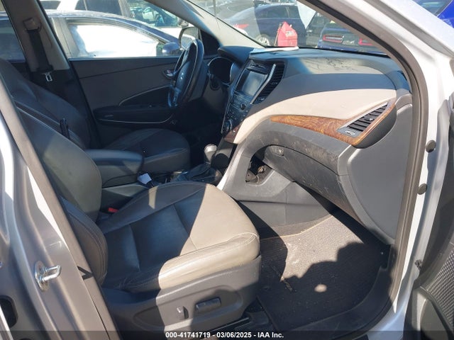 KM8SN4HF6HU197153 Hyundai Santa Fe Se