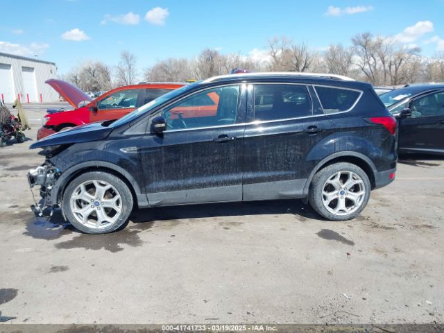 1FMCU9J99KUC44157 Ford Escape Titanium