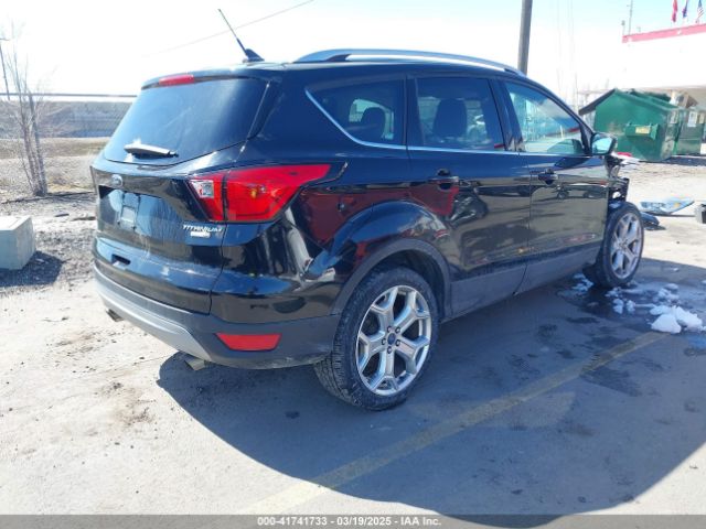 1FMCU9J99KUC44157 Ford Escape Titanium