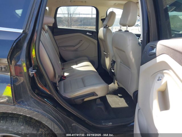 1FMCU9J99KUC44157 Ford Escape Titanium