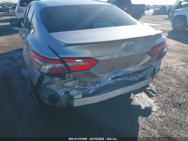 4T1B11HK8JU128333 Toyota CAMRY SE