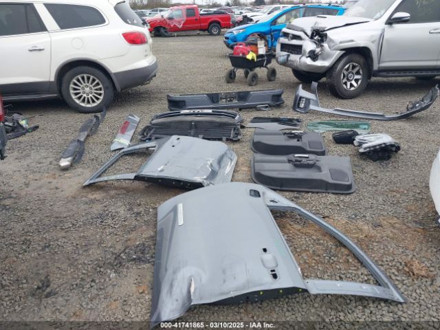 3GTU9CET8MG212657 GMC Sierra 1500 4wd  Standard Box Elevation