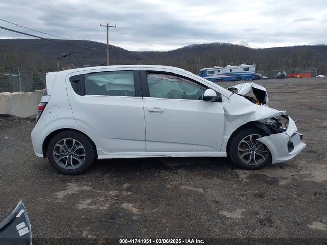 1G1JD6SG5J4126640 Chevrolet Sonic Lt Auto