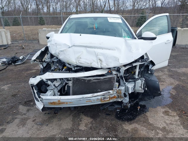 1G1JD6SG5J4126640 Chevrolet Sonic Lt Auto