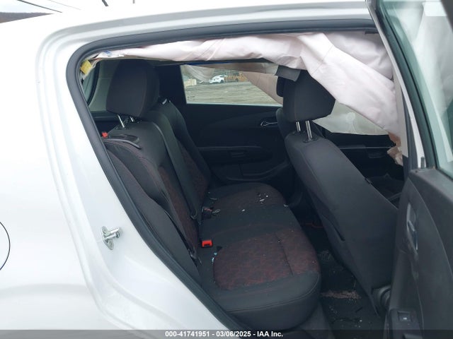 1G1JD6SG5J4126640 Chevrolet Sonic Lt Auto