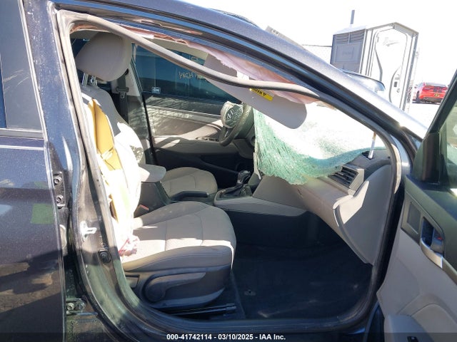 5NPD84LF2LH583521 Hyundai ELANTRA SEL
