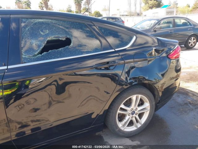 3FA6P0HD4JR189255 Ford FUSION SE