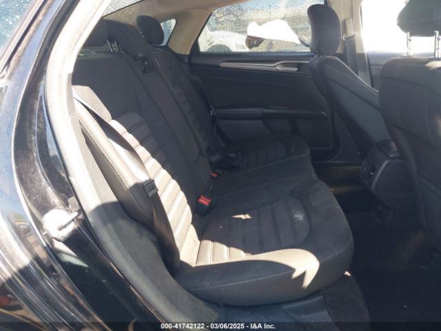 3FA6P0HD4JR189255 Ford FUSION SE