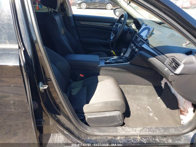 1HGCV1F14KA175421 Honda ACCORD LX