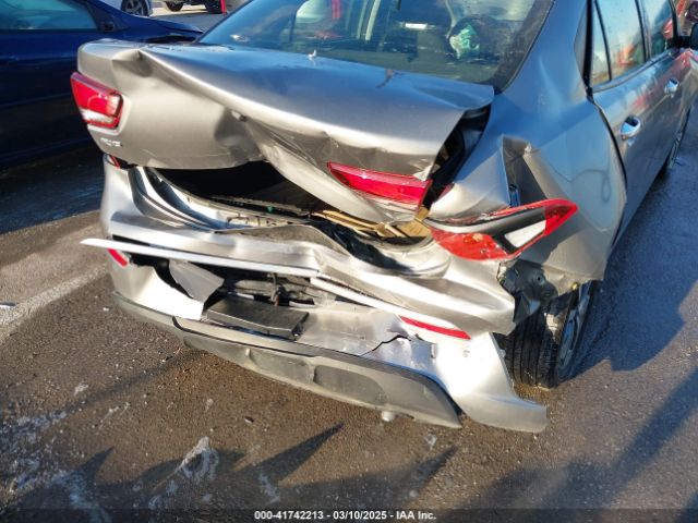 3KPA24AD2NE431557 KIA RIO S