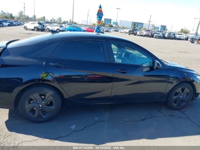 KMHLM4AJ8MU012133 Hyundai Elantra Hybrid Blue