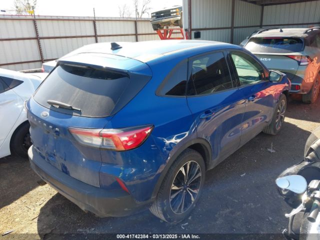 1FMCU0G68NUB88760 Ford ESCAPE SE