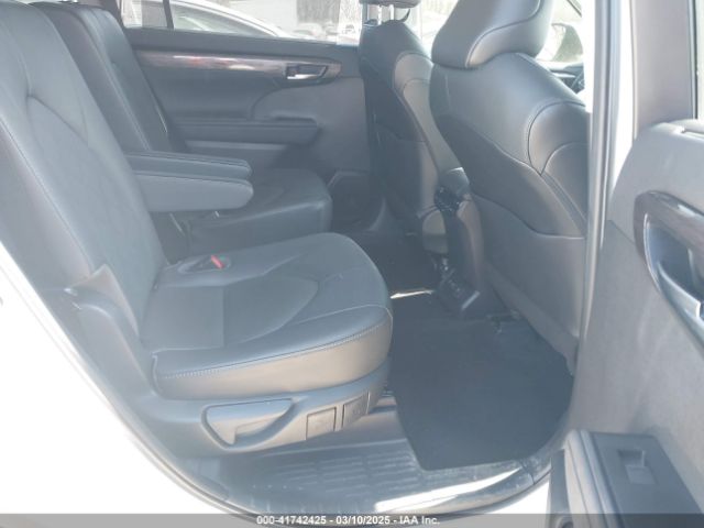 5TDFZRBH4LS012984 Toyota Highlander Platinum