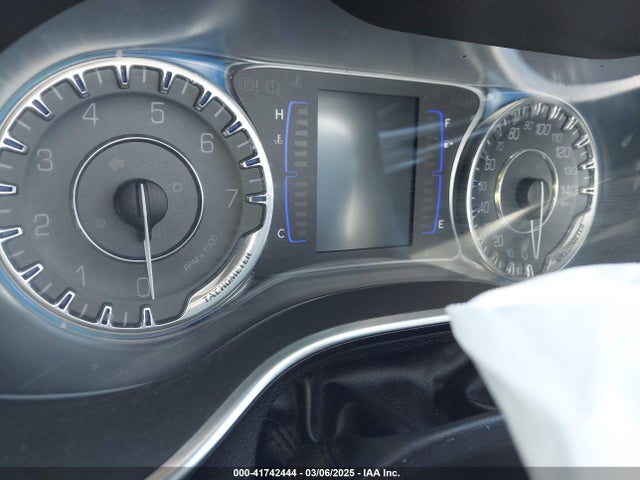 Chrysler 200 Limited 2016 1C3CCCAB0GN185626 Image 7