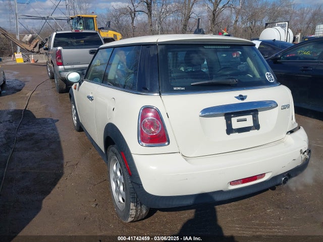 2013 MINI HARDTOP WMWSU3C53DT684016 Photo 2